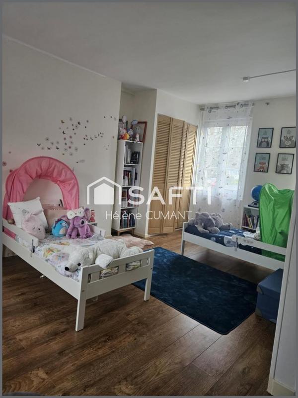 Maison - 238 m² - 10 pièces