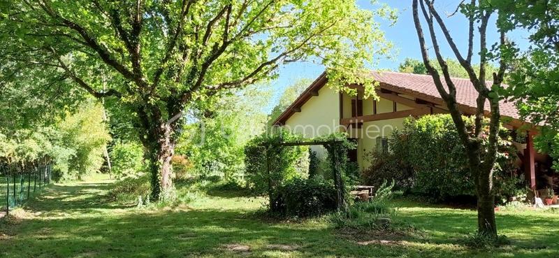 Maison traditionnelle - 96 m² - 4 pièces