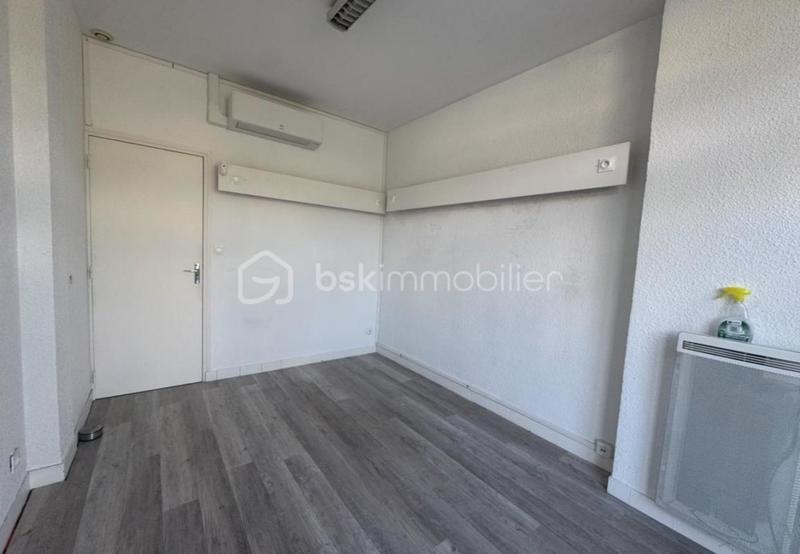 Bureau - 60 m² - 4 pièces