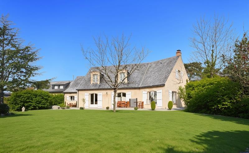 Maison - 250 m² - 7 pièces