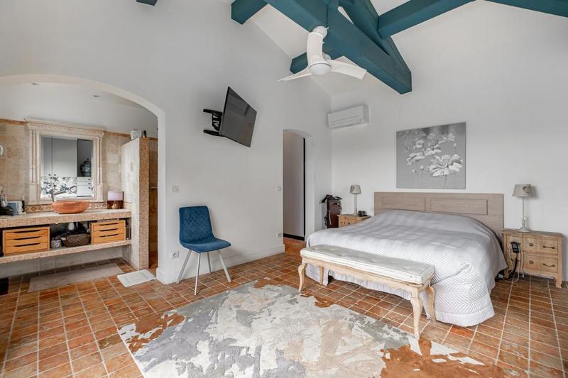 Villa - 253 m² - 8 pièces