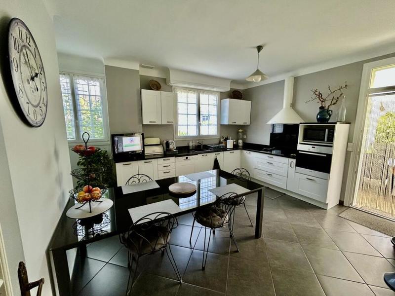 Maison - 224 m² - 6 pièces