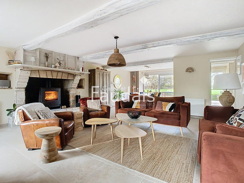 Propriété - 464 m² - 17 pièces