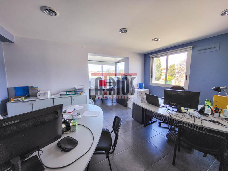Bureau - 450 m²