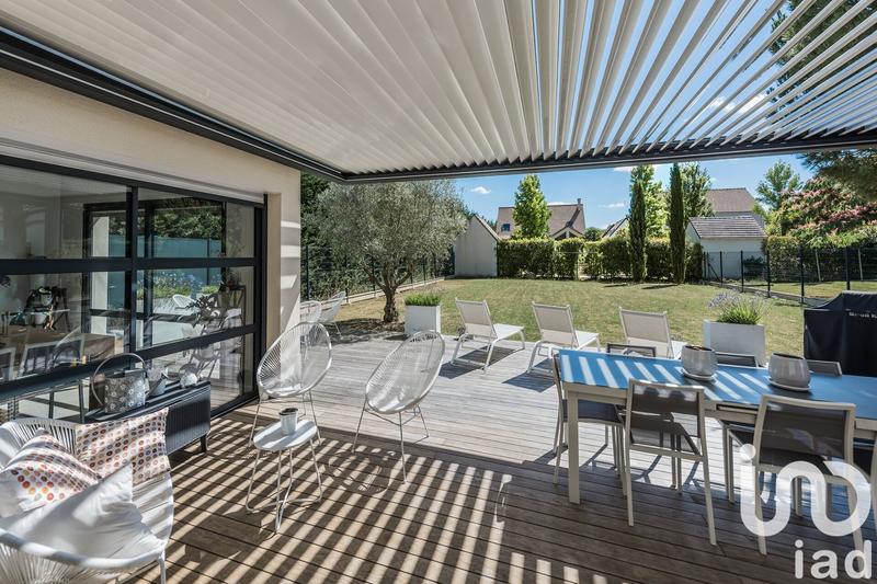 Maison - 225 m² - 8 pièces