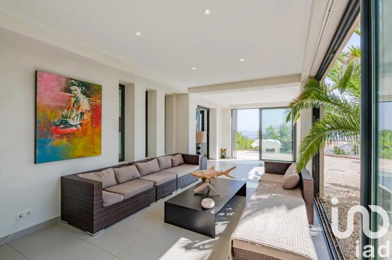 Appartement - 81 m² - 4 pièces