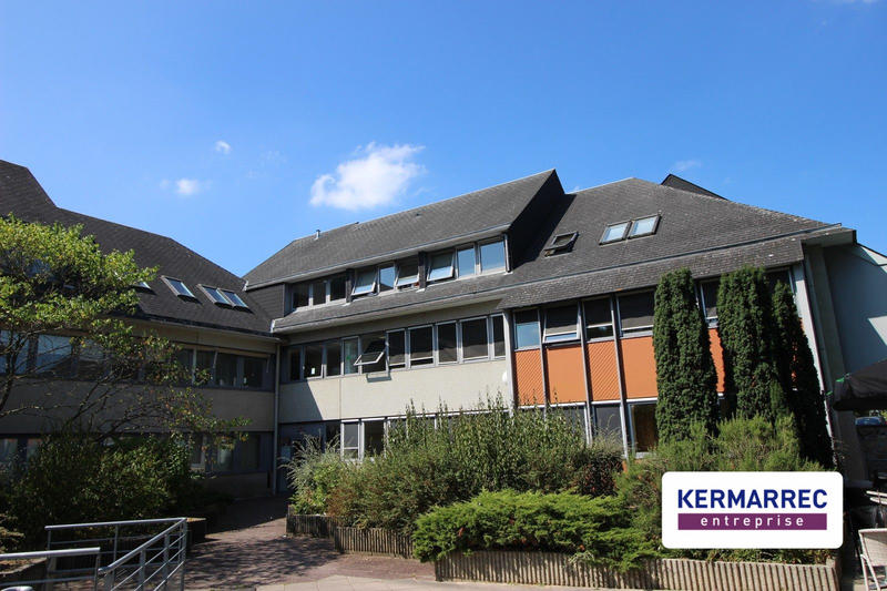 Bureau - 1 669 m²