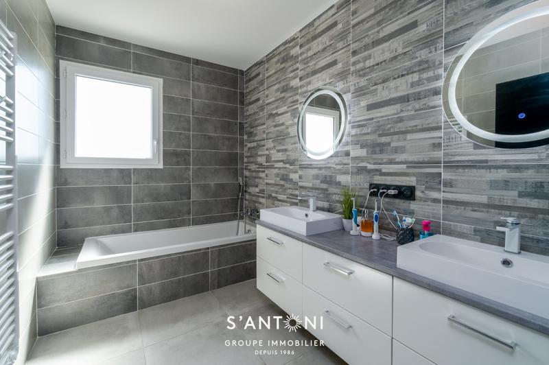 Maison - 142 m² - 5 pièces