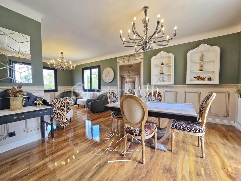 Maison - 200 m² - 6 pièces