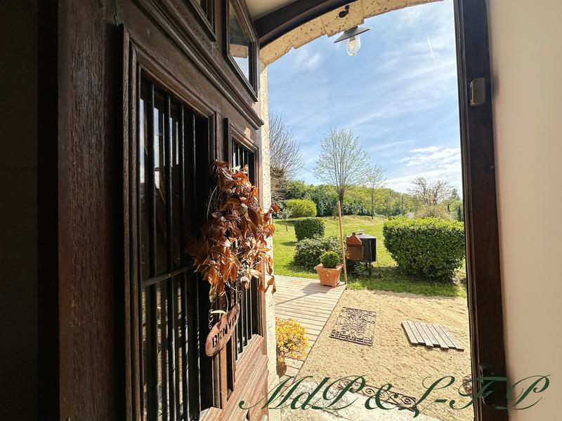 Maison - 262 m² - 7 pièces