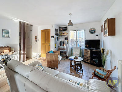 Maison - 99 m² - 5 pièces