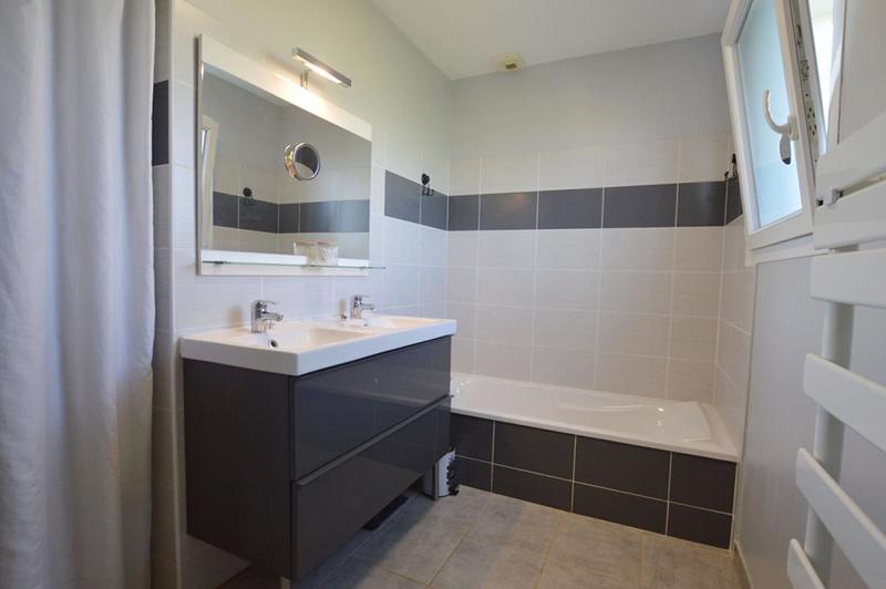 Villa - 137 m² - 7 pièces