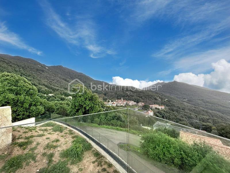 Maison - 172 m² - 9 pièces