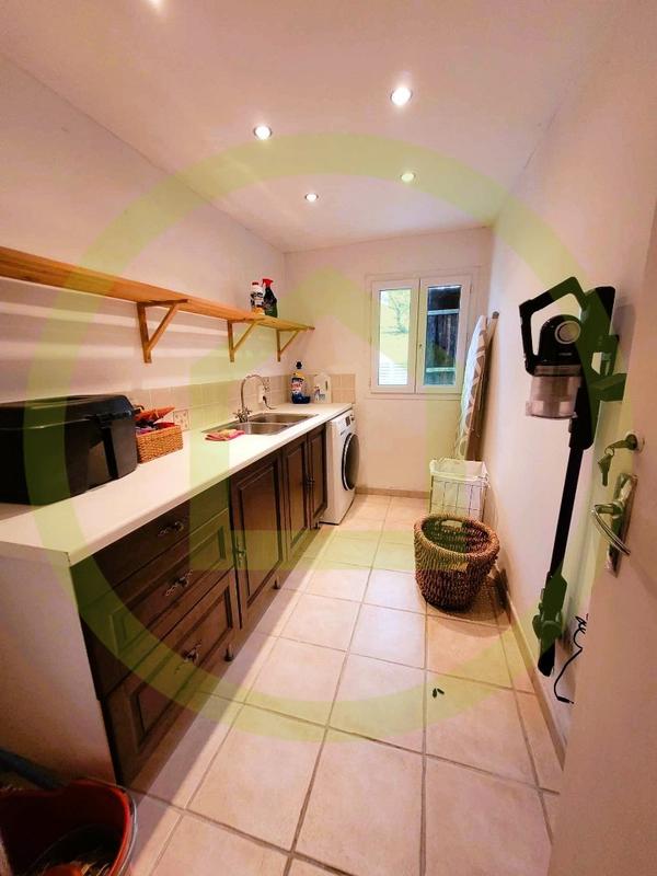 Maison - 236 m² - 7 pièces