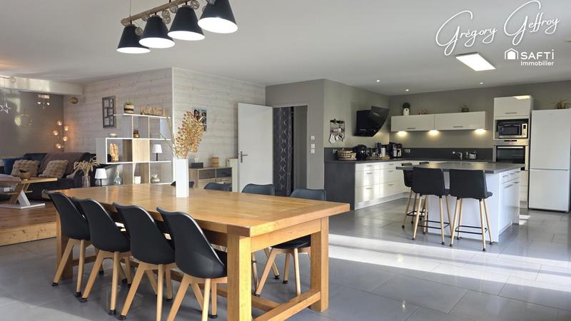 Maison - 196 m² - 7 pièces