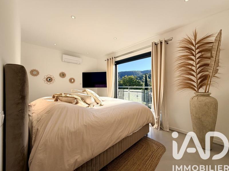 Maison - 177 m² - 6 pièces