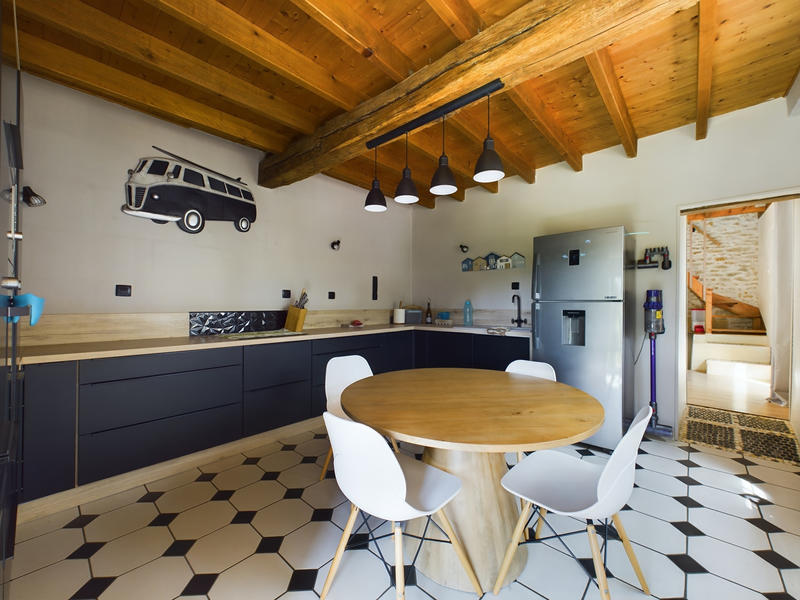 Maison - 187 m² - 7 pièces