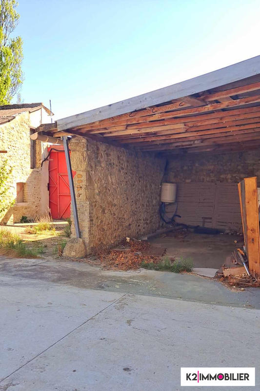 Maison - 800 m² - 3 pièces