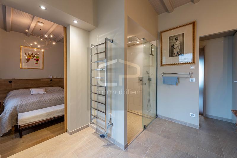 Appartement - 213 m² - 8 pièces