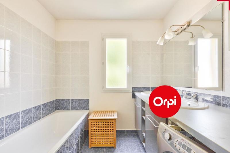 Maison - 104 m² - 4 pièces