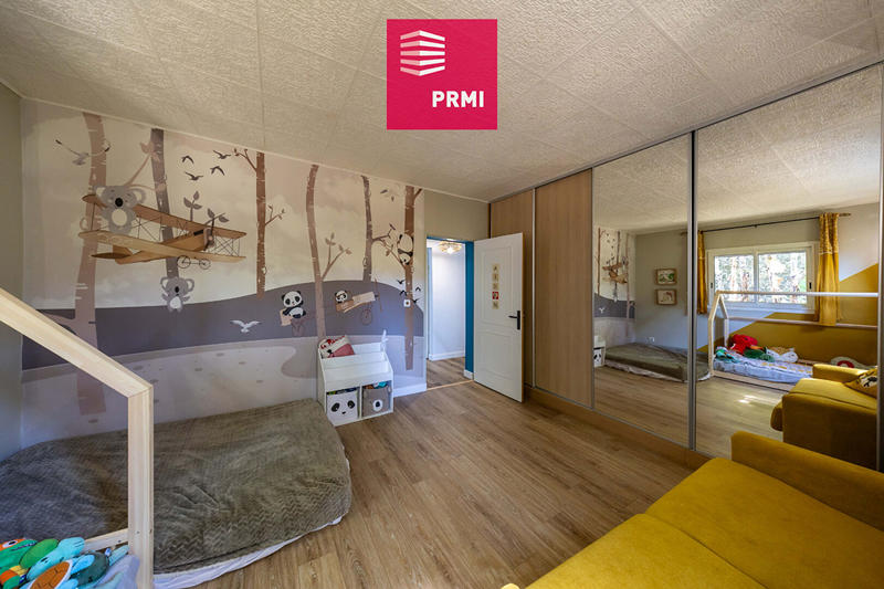 Maison - 213 m² - 8 pièces