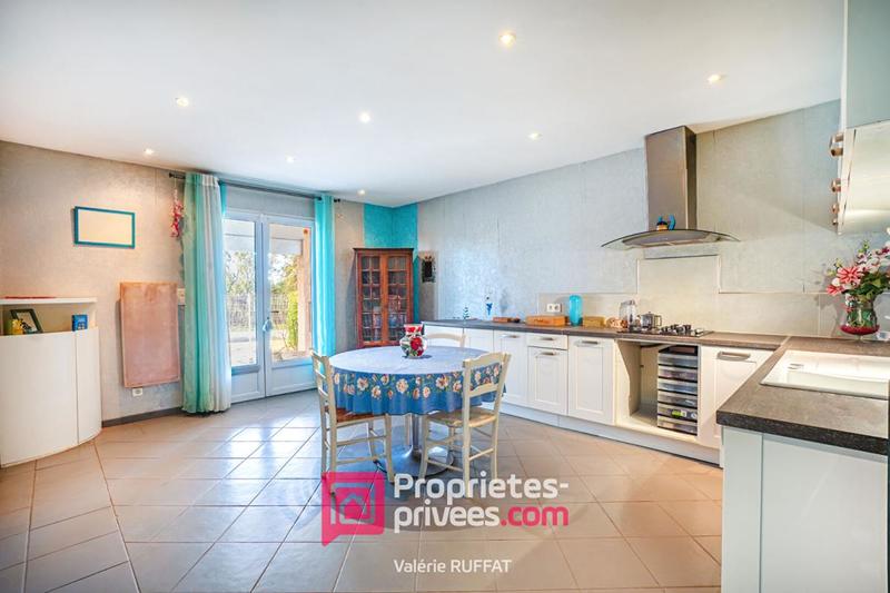 Maison - 190 m² - 8 pièces