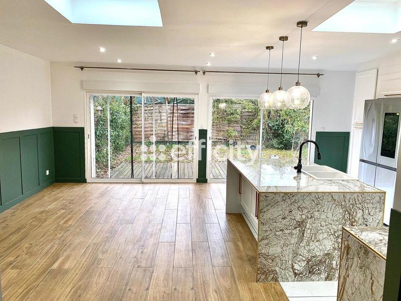 Maison - 93 m² - 4 pièces