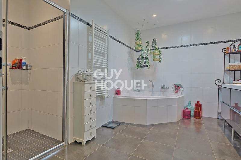 Maison - 163 m² - 7 pièces