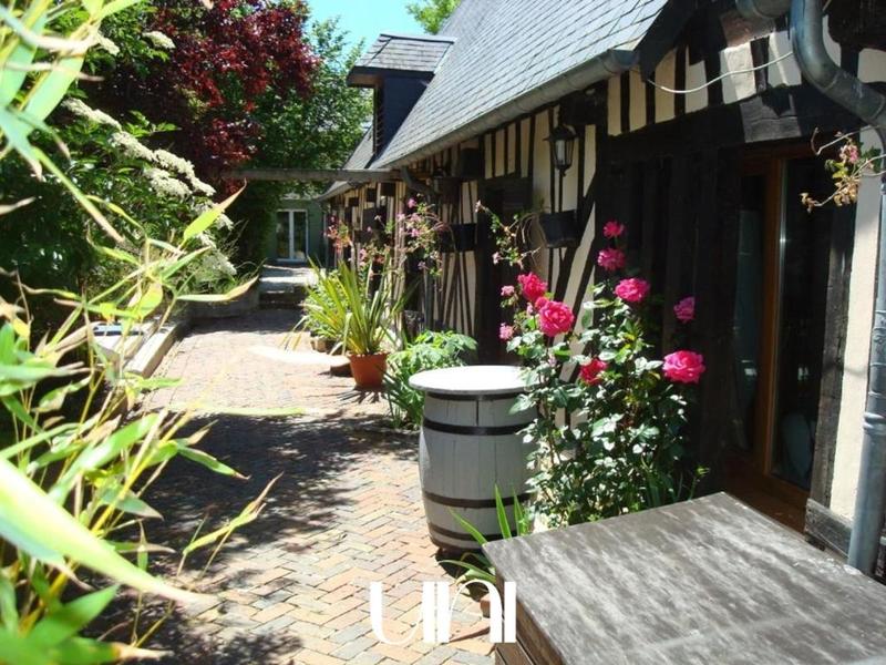 Maison - 630 m² - 30 pièces