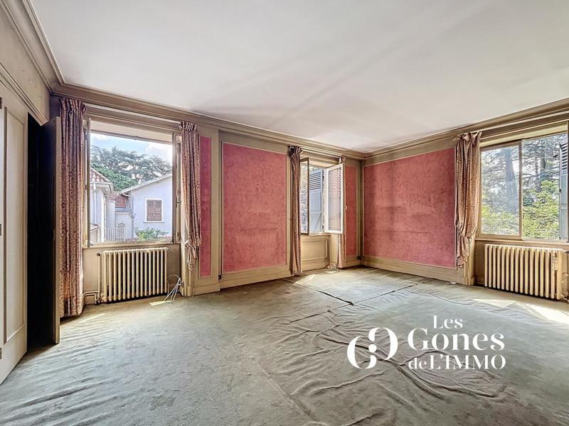 Maison - 246 m² - 6 pièces