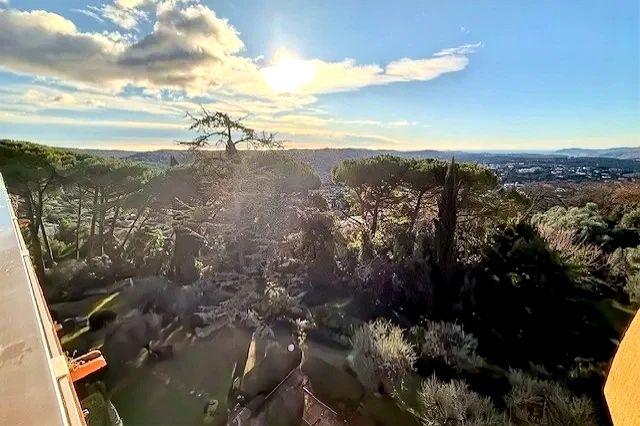 Appartement - 98 m² - 3 pièces