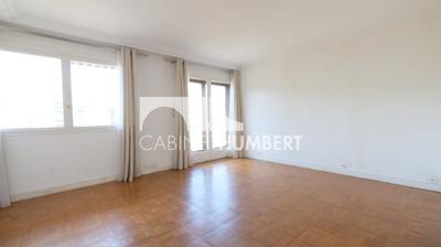 Appartement - 74 m² - 2 pièces