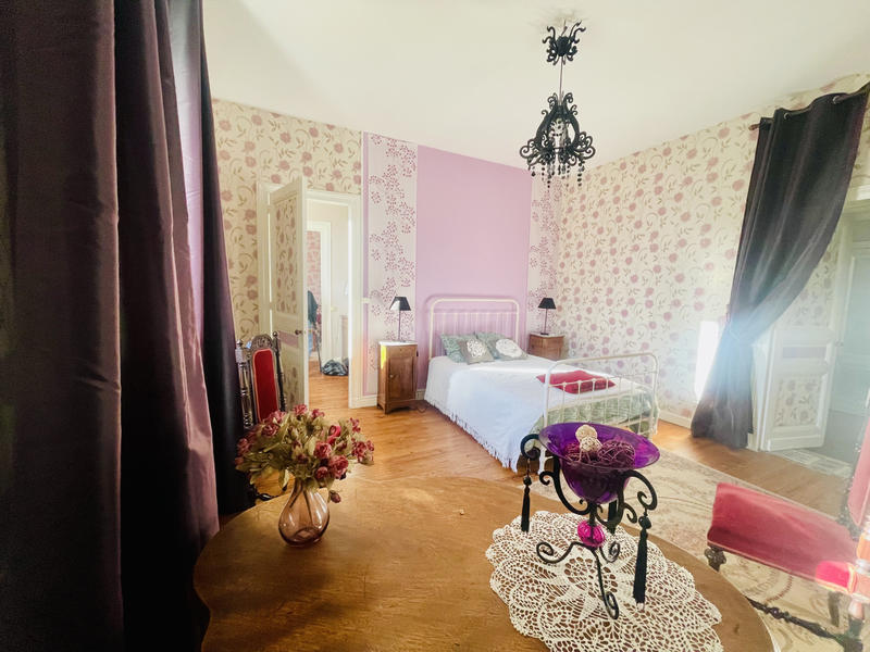 Maison - 523 m² - 22 pièces