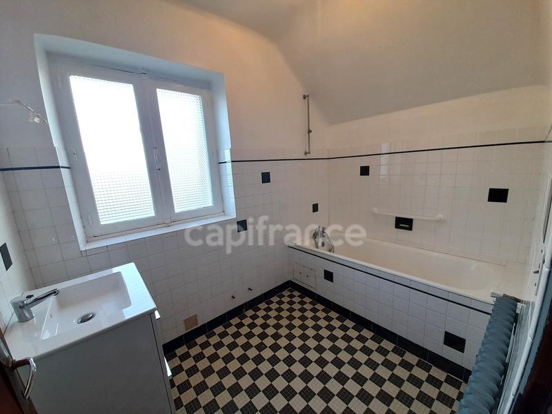 Maison - 121 m² - 5 pièces