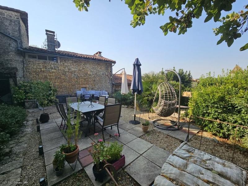 Maison en pierre - 108 m² - 4 pièces