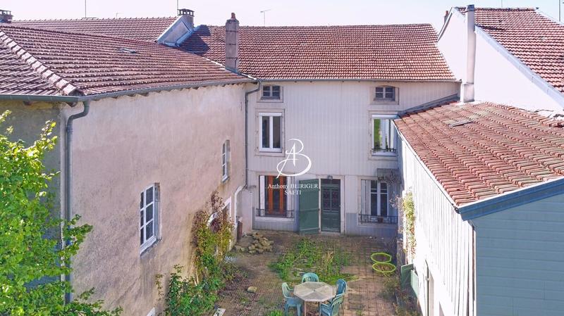 Maison - 245 m² - 6 pièces