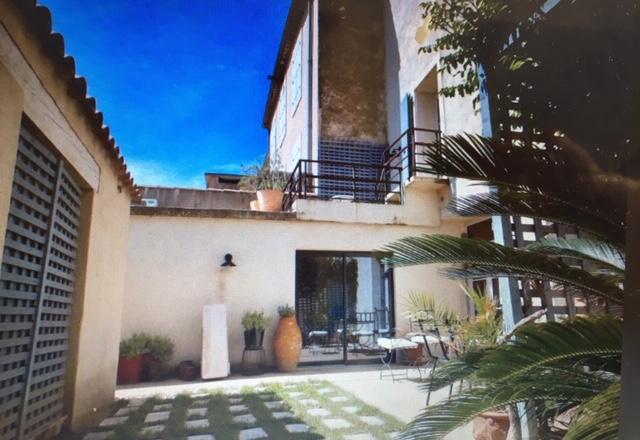 Demeure - 400 m² - 13 pièces