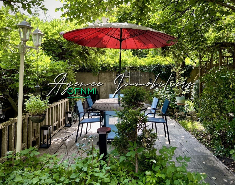 Maison - 170 m² - 10 pièces