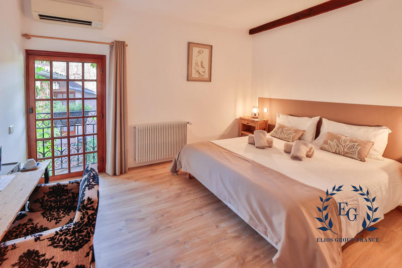 Bastide - 530 m² - 15 pièces