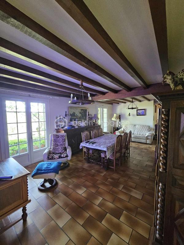 Propriété - 190 m² - 6 pièces