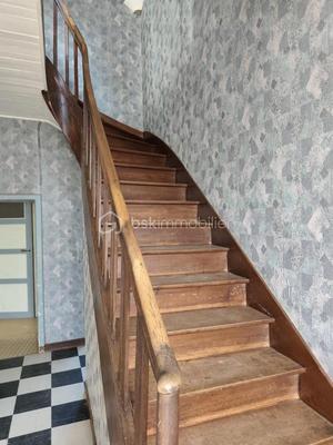 Maison - 200 m² - 11 pièces