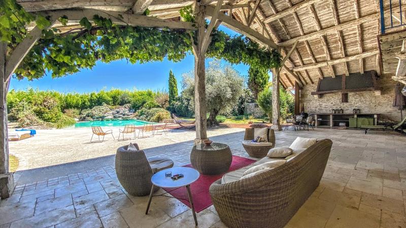 Demeure - 1 000 m² - 10 pièces