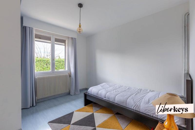 Propriété - 222 m² - 8 pièces