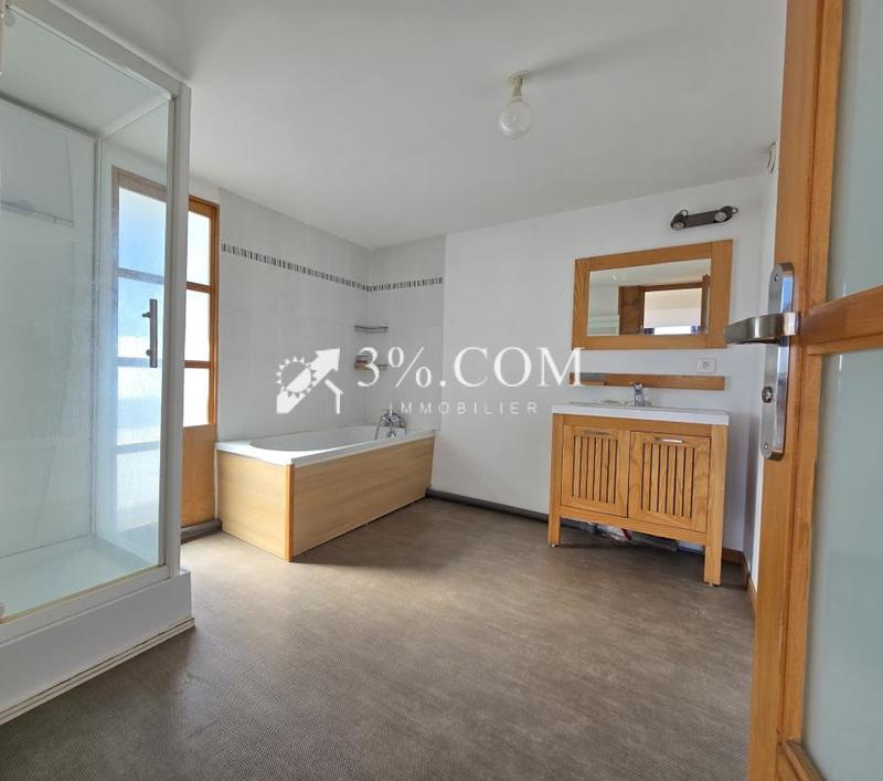 Loft - 79 m² - 3 pièces