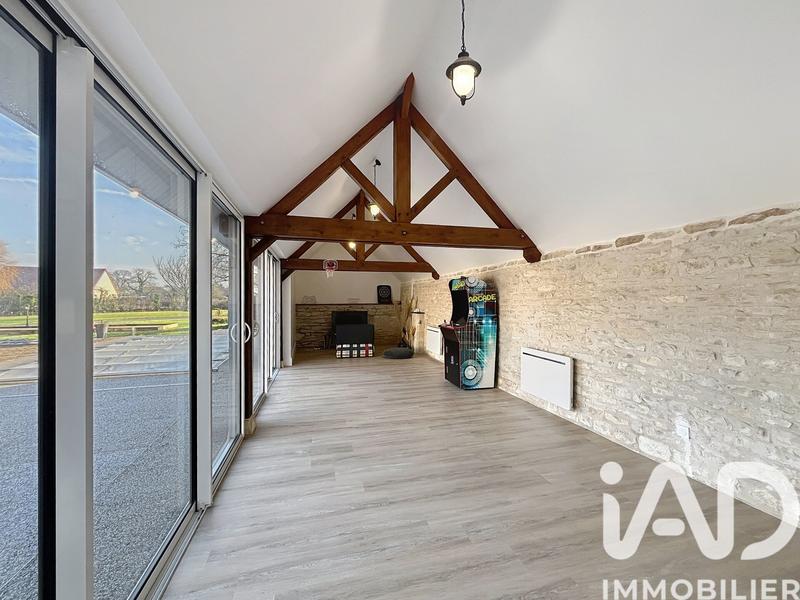 Maison - 234 m² - 8 pièces