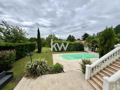 Maison - 190 m² - 9 pièces