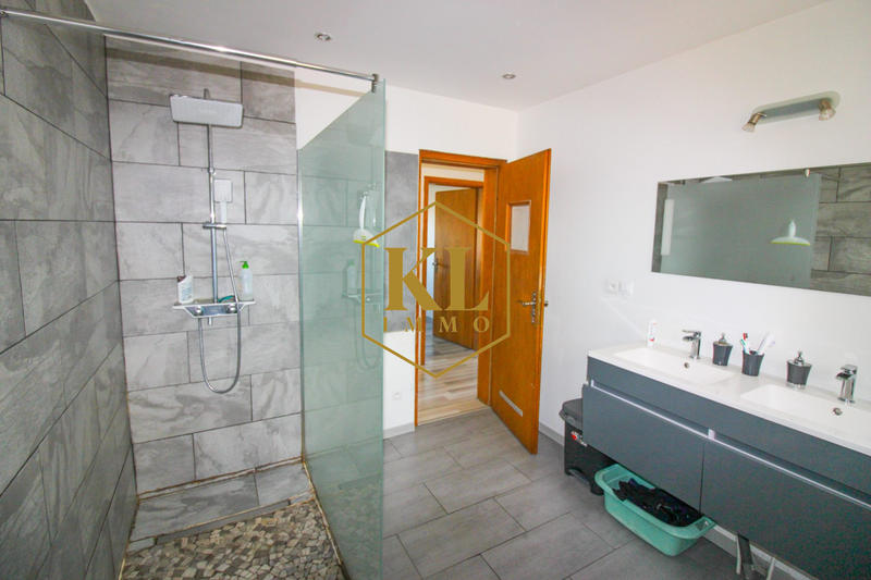 Maison - 148 m² - 7 pièces