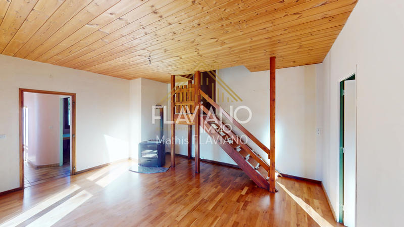 Maison - 234 m² - 11 pièces