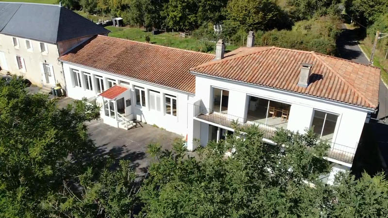 Maison - 205 m² - 10 pièces