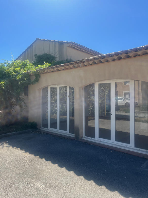 Local commercial - 163 m²